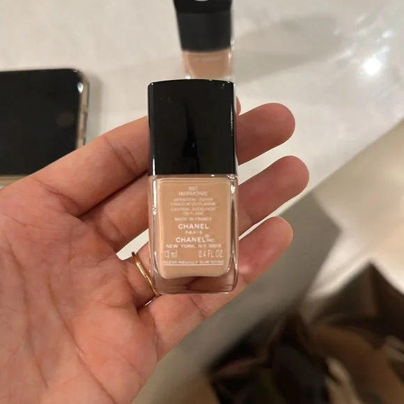 Two Chanel Harmonie Nail polishes - Picture 2 of 2